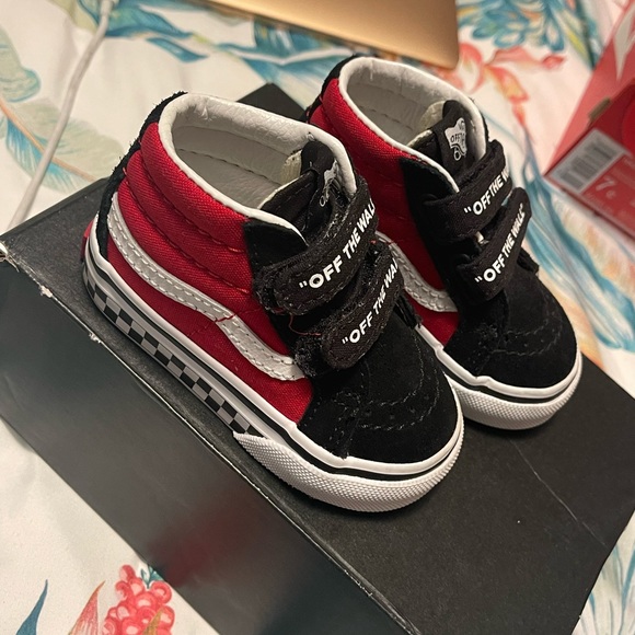 Vans - Picture 1 of 2
